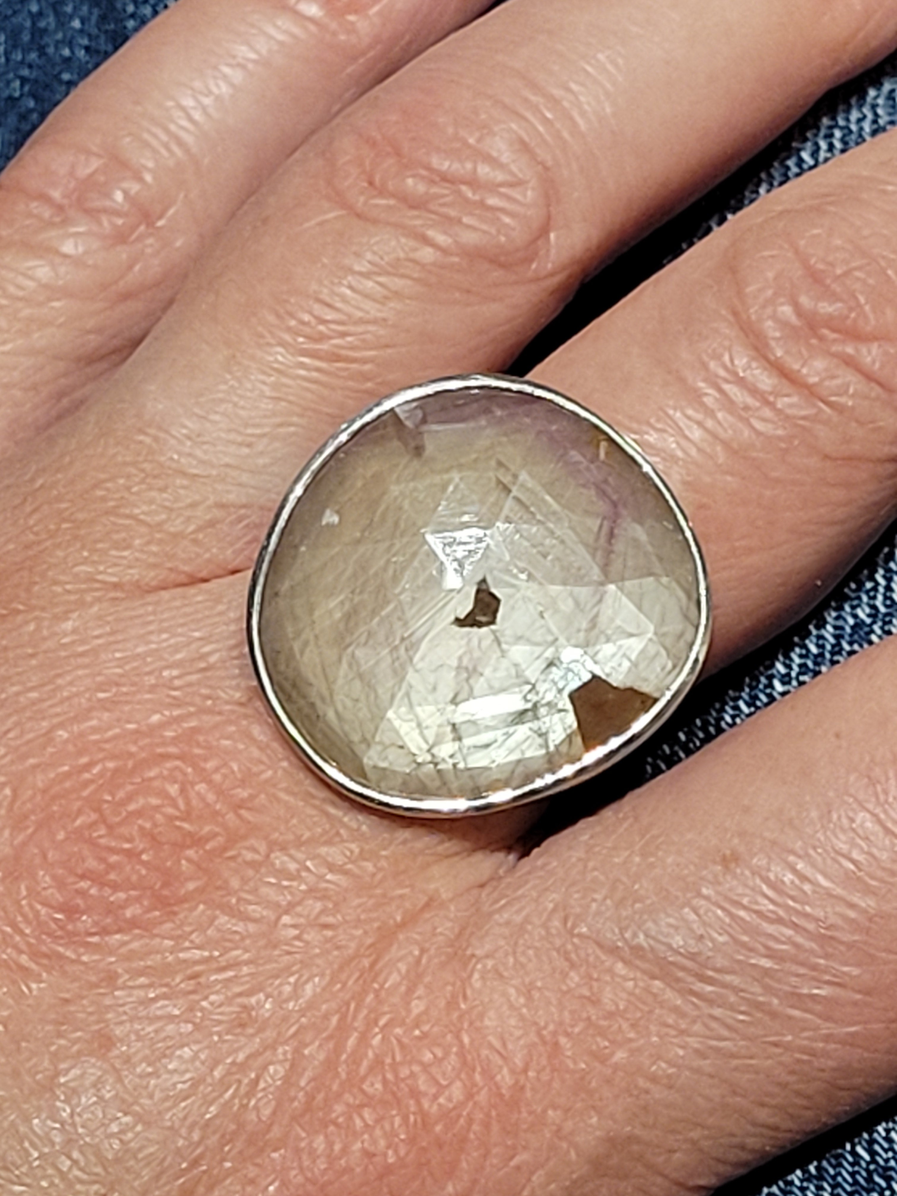 Golden/ beige Rose cut Sapphire ring